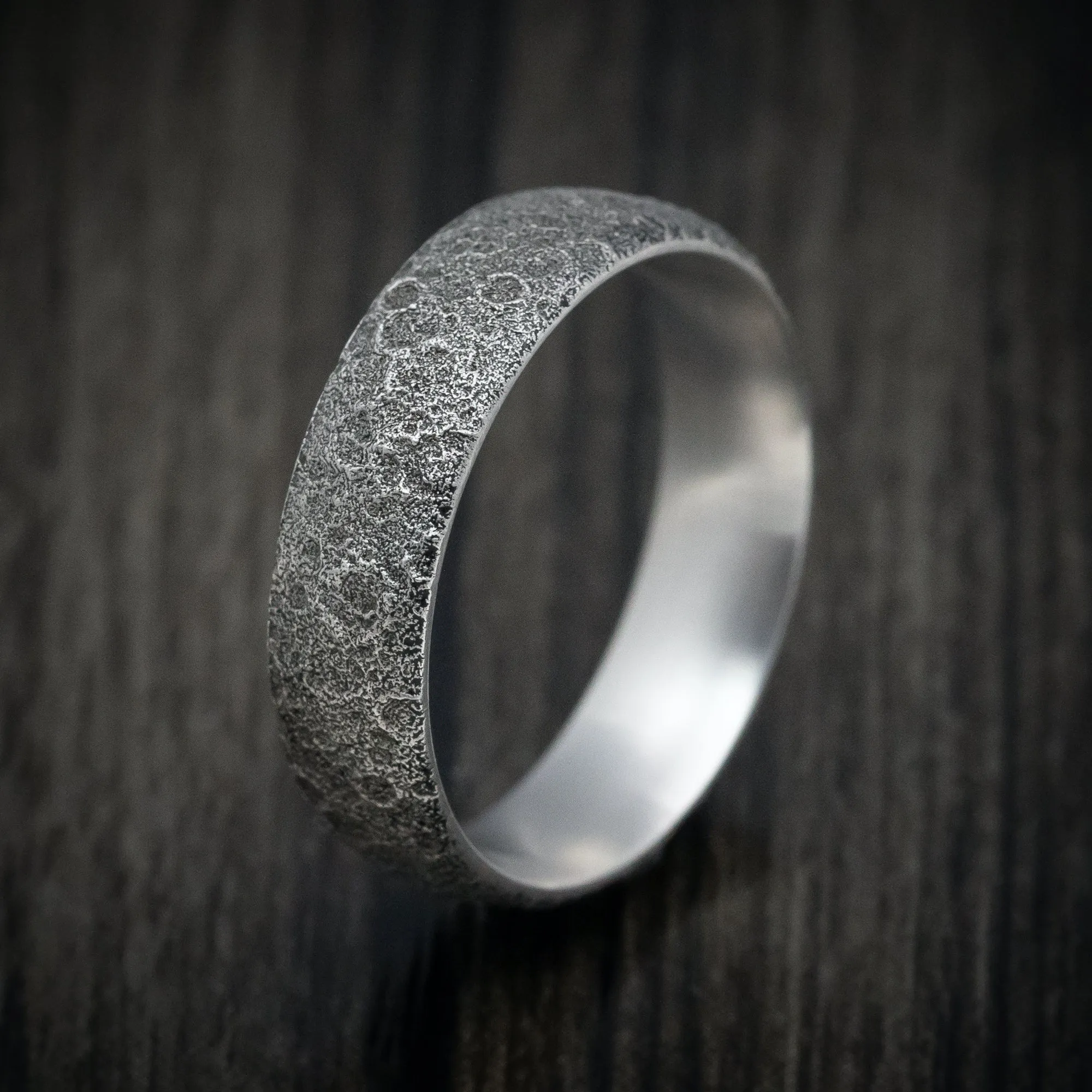 14K White Gold Moon Rock Design Wedding Men's Band