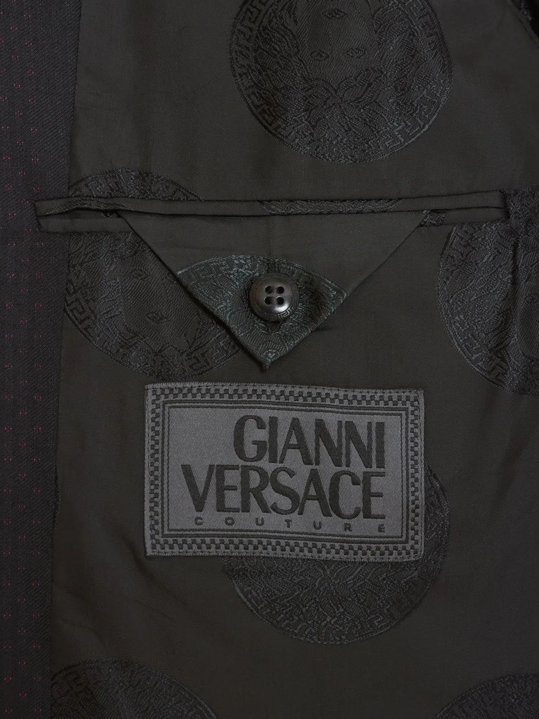 Gianni Versace Black suit in cool wool