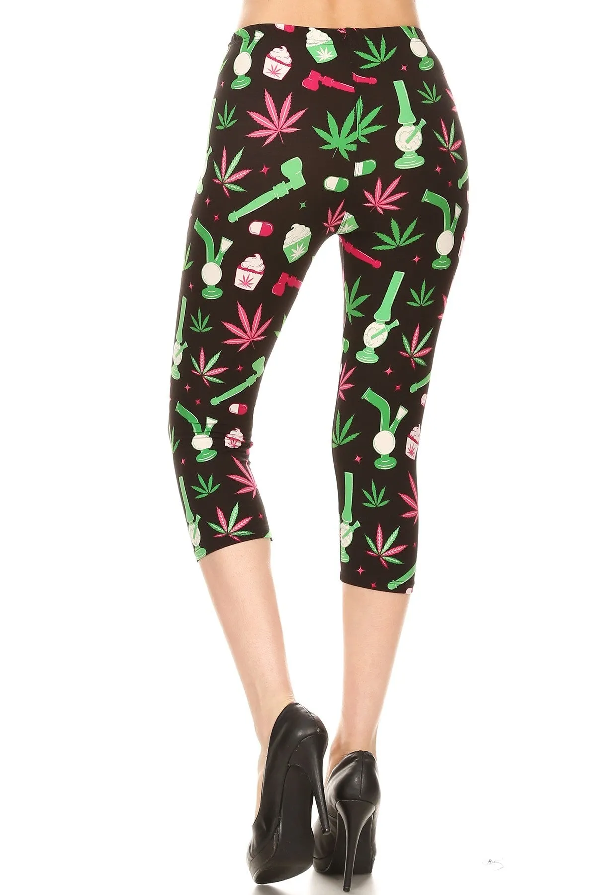 Women's 3X5X Green Leaf Cannabis Printed Cropped Capri Leggings